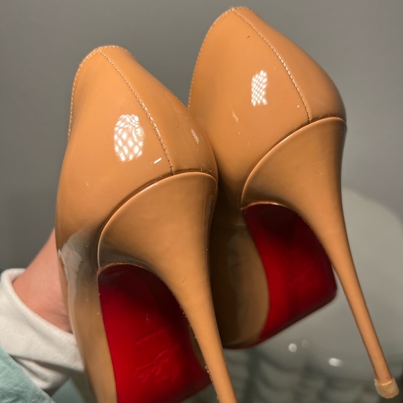 Christian Louboutin So Kate Patent Pointed Toe Pumps - Picture 13 of 15